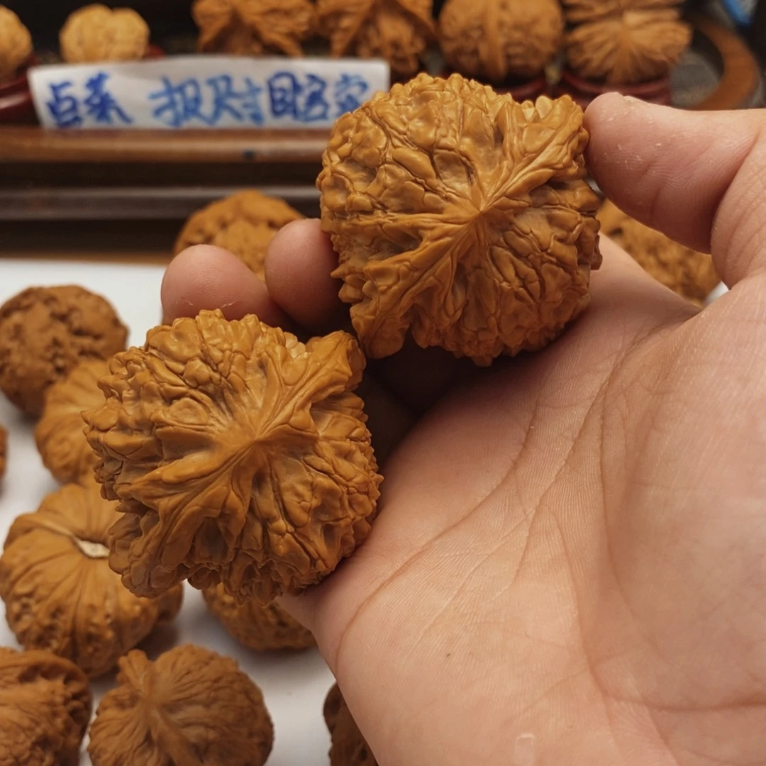 文玩核桃吊坠泪**城龙鼎