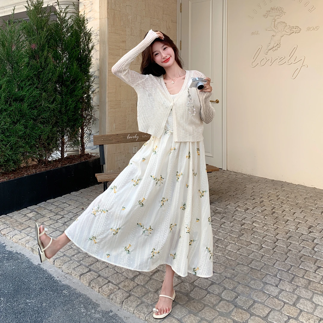 法式温柔风碎花连衣裙女2025早秋气质针织开衫设计感吊带裙两件套