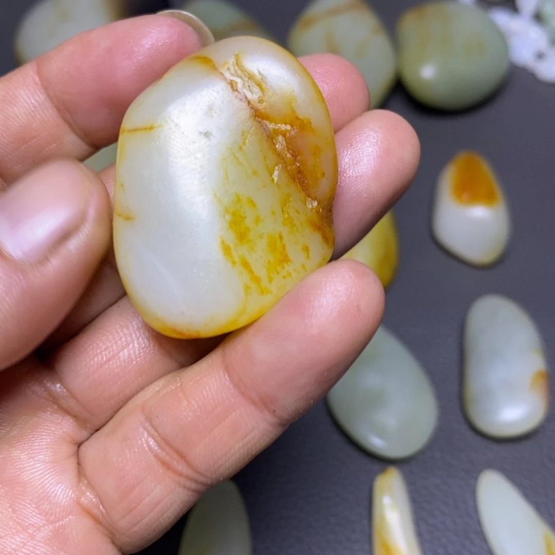 和田玉（糖玉）未镶嵌挂件