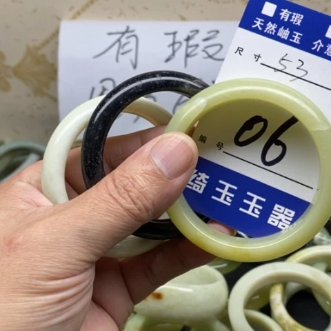 未镶嵌蛇纹石玉手镯