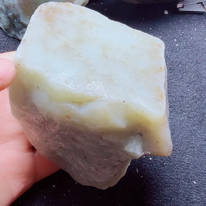 未镶嵌和田玉（糖玉）珠宝半成品