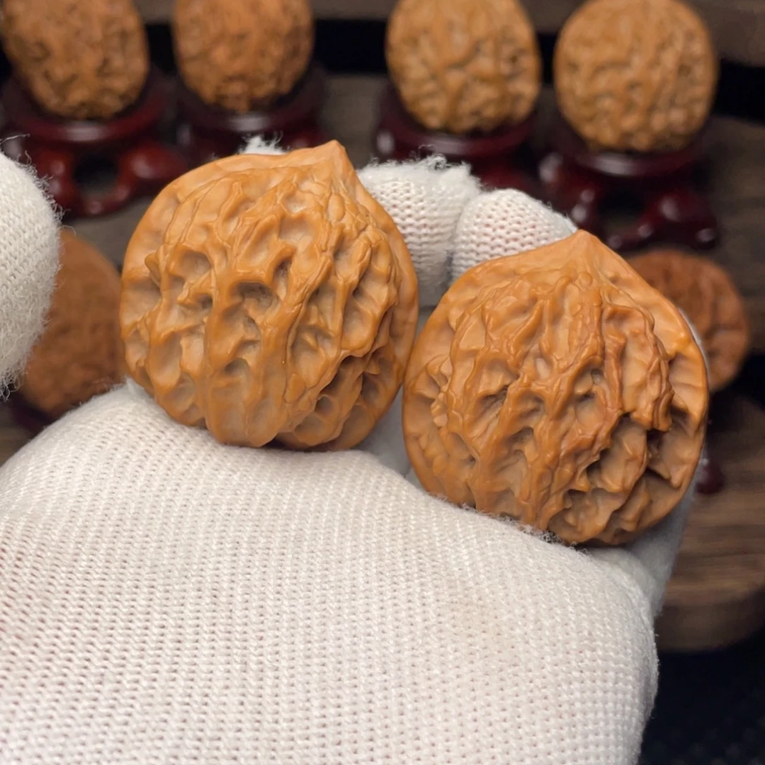 把件文玩核桃秦岭野生山魄系列赤璋35尖小磕