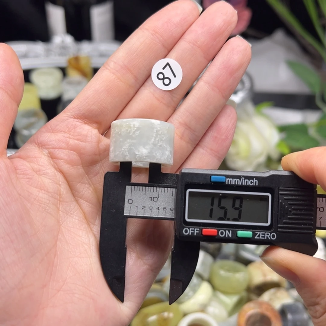 蛇纹石玉未镶嵌戒指