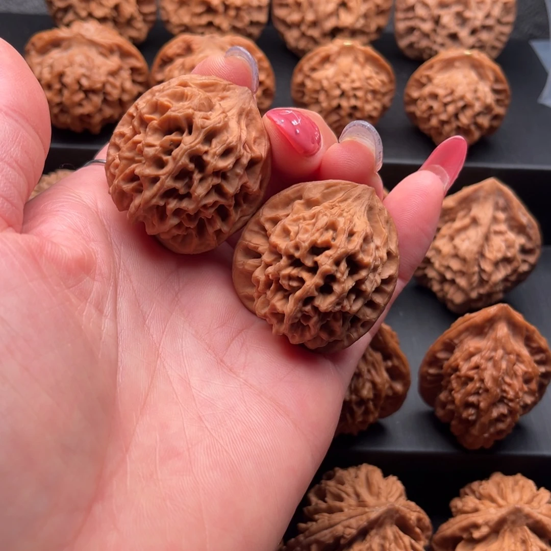 文玩核桃把件秦闷黄尖