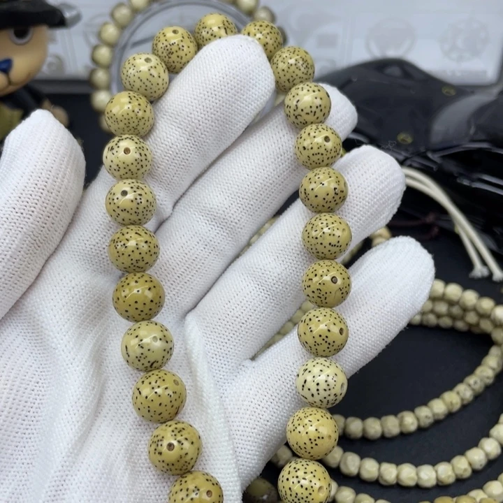 星月菩提吊坠10圆手持原白