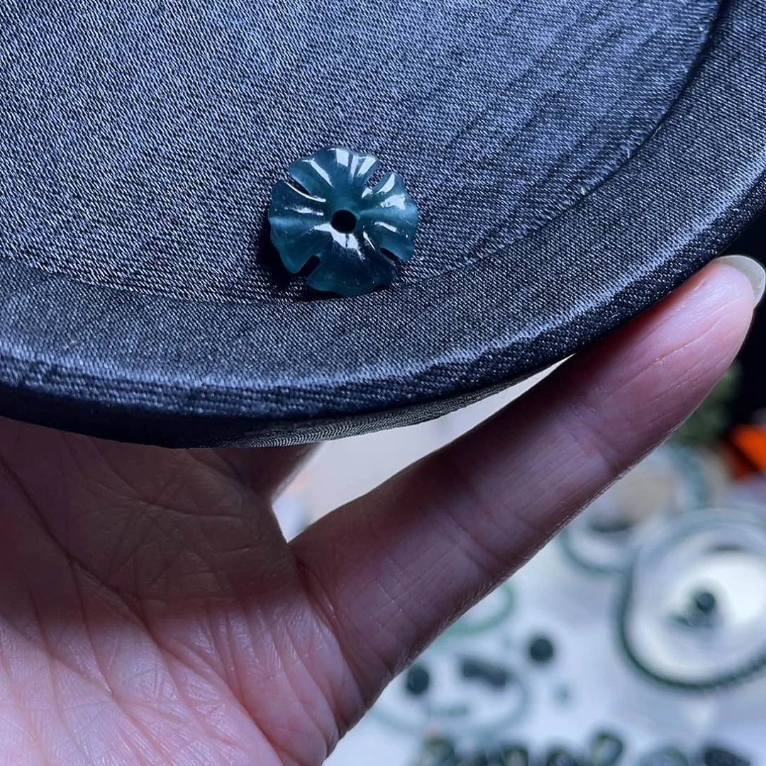 翡翠散珠天然A货翡翠克罗心背云一颗