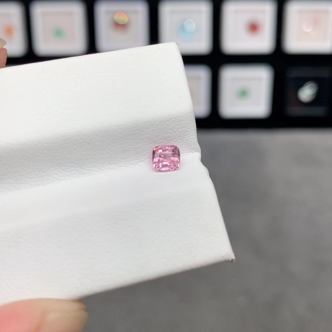 尖晶石裸石方4.5mm带证书