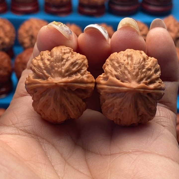 核桃精品文玩核桃手捻小宫灯