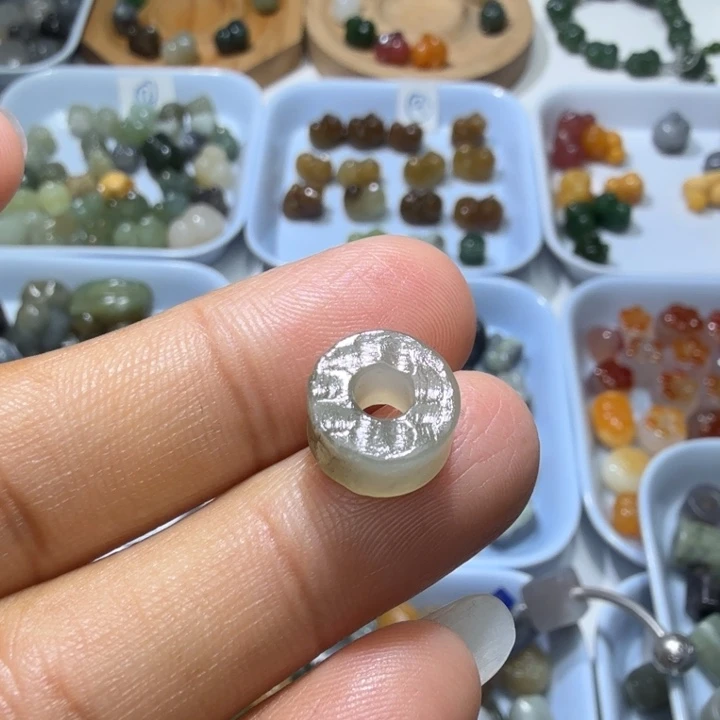 和田玉未镶嵌珠宝奇石