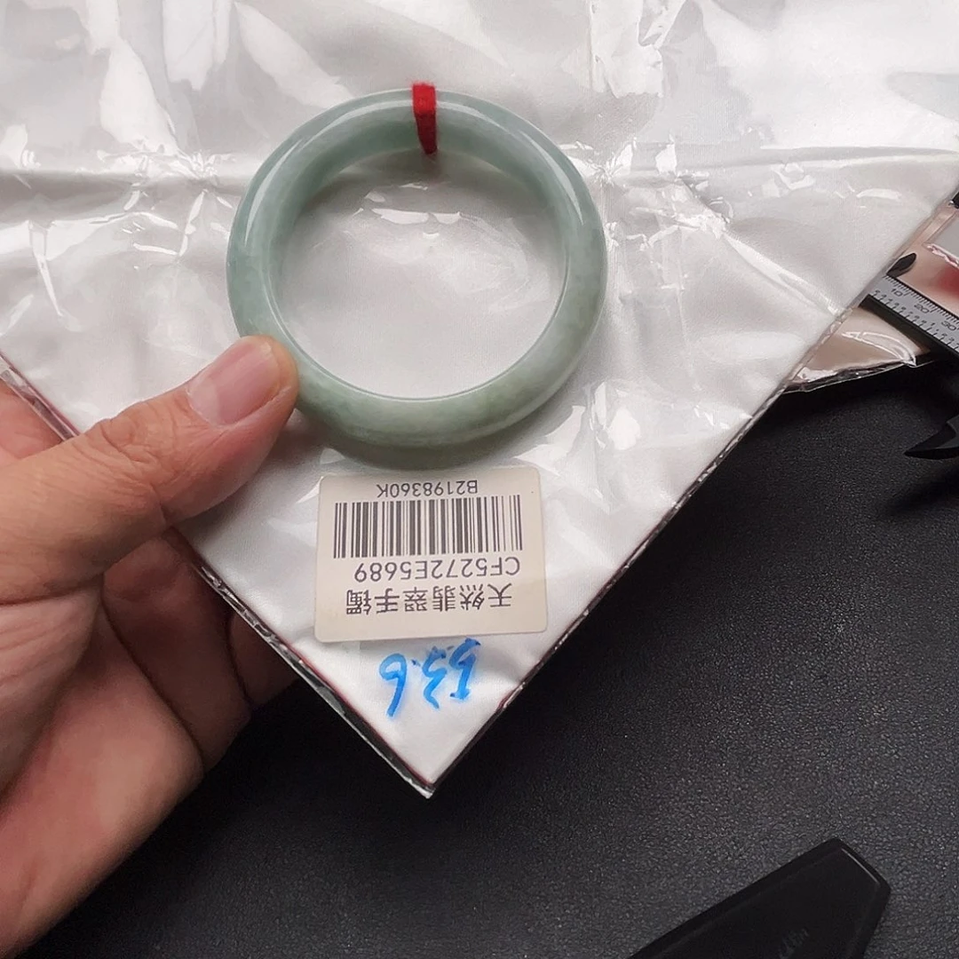 翡翠未镶嵌手镯手镯