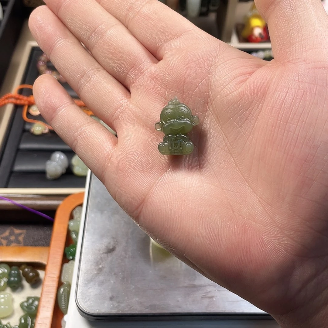 云****和田玉未镶嵌颈饰