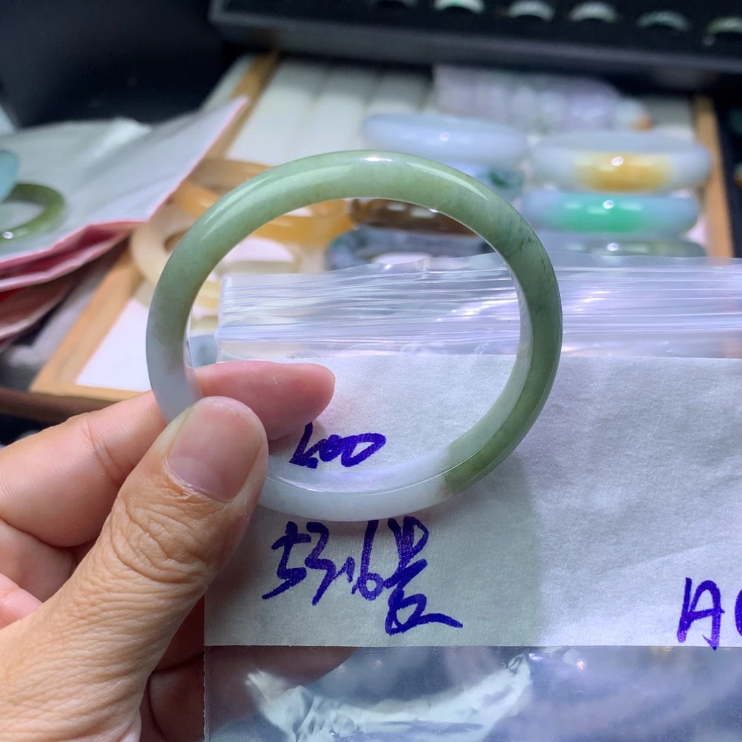 定制翡翠未镶嵌手镯53贵妃