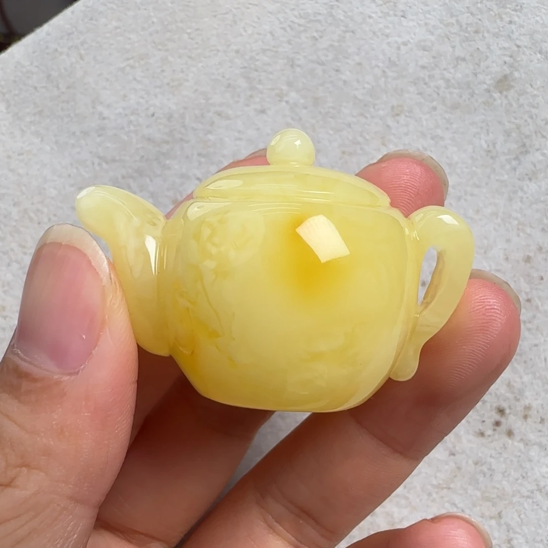 蜜蜡未镶嵌珠宝奇石
