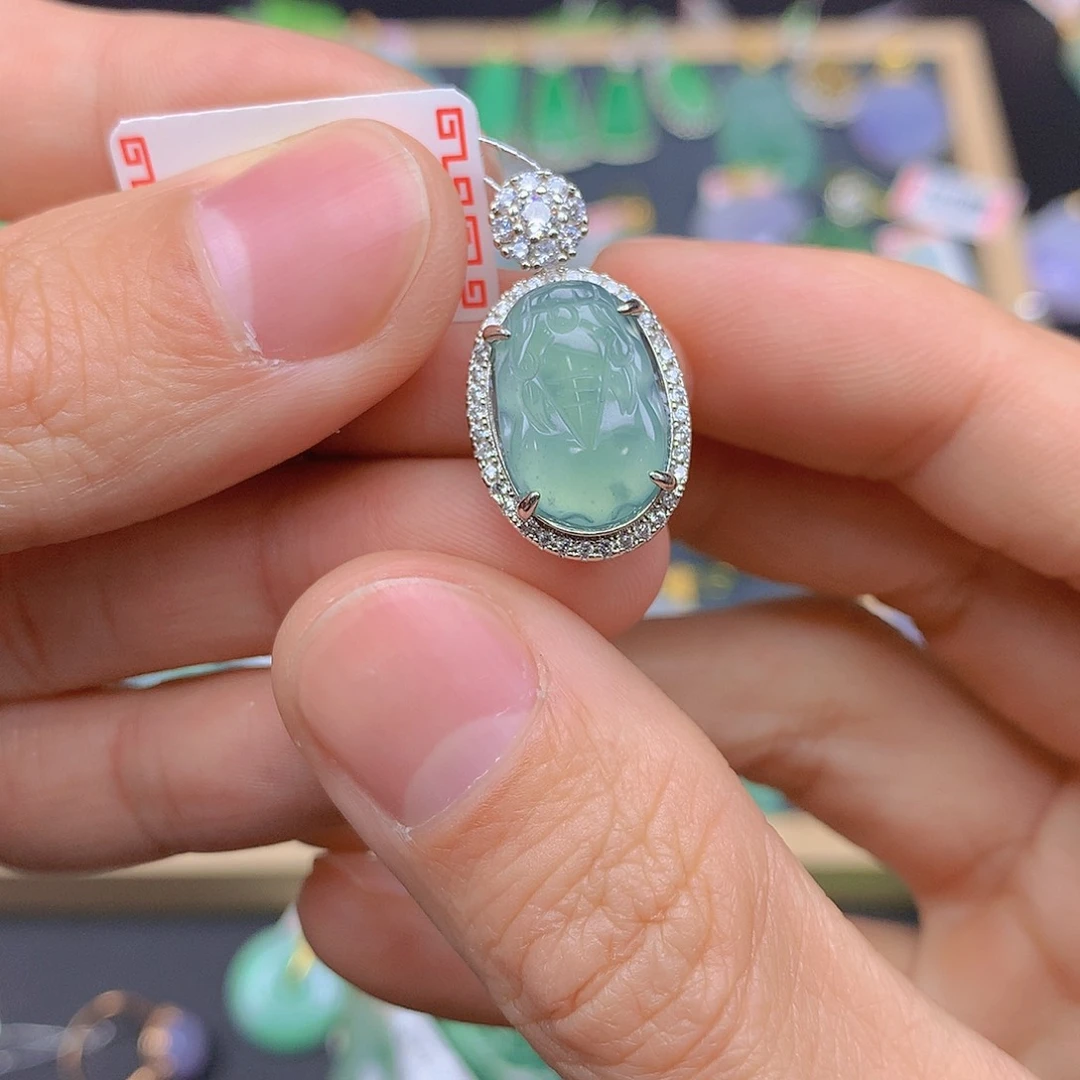 翡翠颈饰未镶嵌翡翠