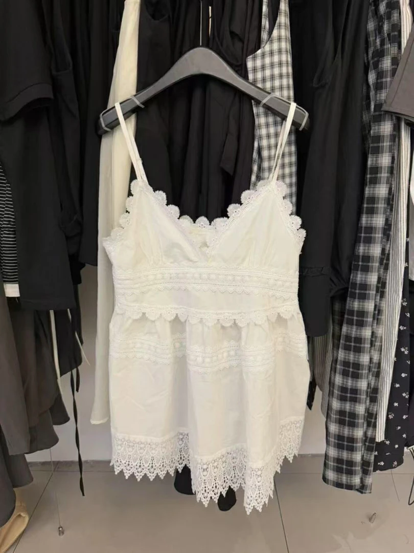 《泛染》2025蓉蓉家夏季新韩系简约百搭宽松显瘦蕾丝拼接吊带小背心