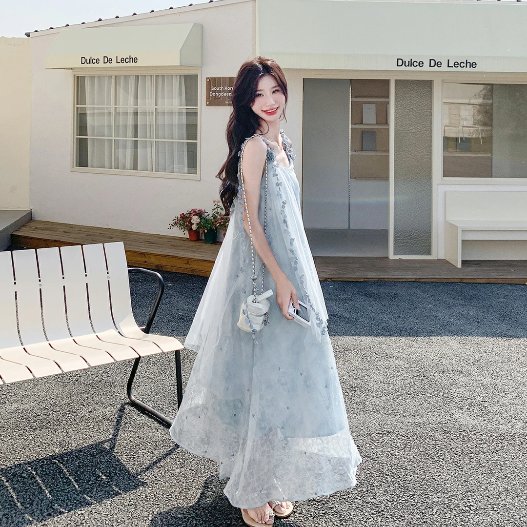 法式晕染蓝色吊带连衣裙女夏高级感海边度假绝美纱裙超仙沙滩长裙