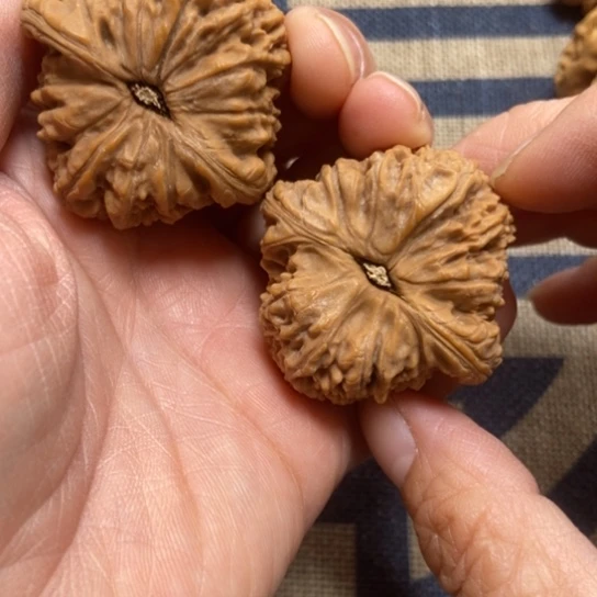 吊坠文玩核桃南疆全品42