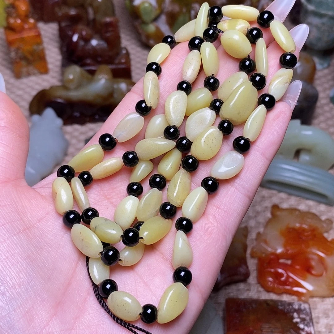 未镶嵌蛇纹石玉颈饰