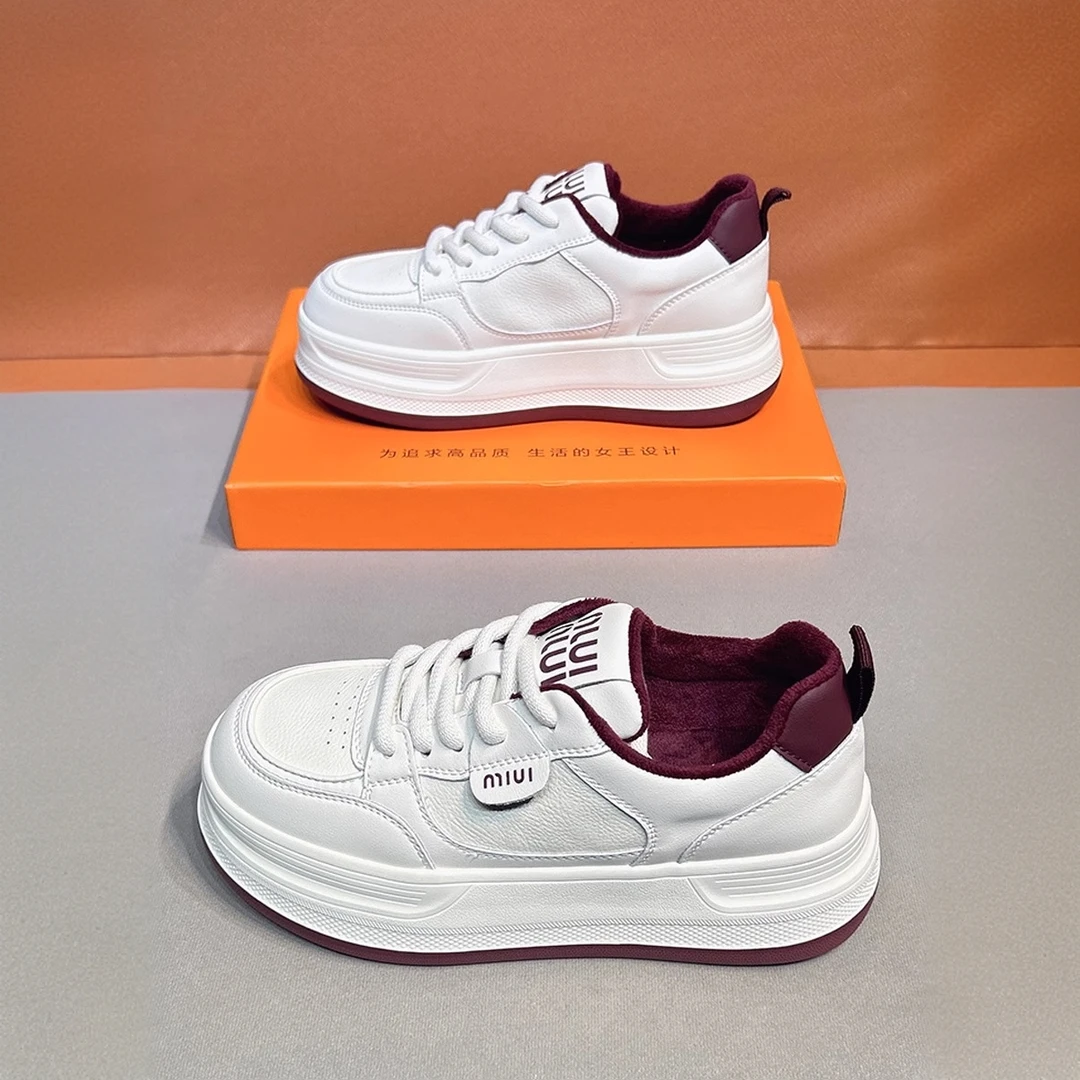 2025秋季厚底板鞋女新款潮流增高系带休闲鞋透气舒适圆头小白鞋