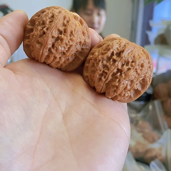 【闪购商品】把件文玩核桃40血麒麟红皮