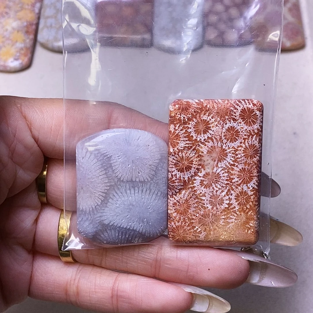 查罗石合金颈饰k***y