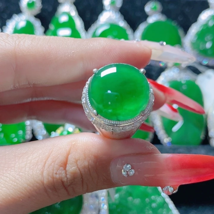 翡翠颈饰未镶嵌