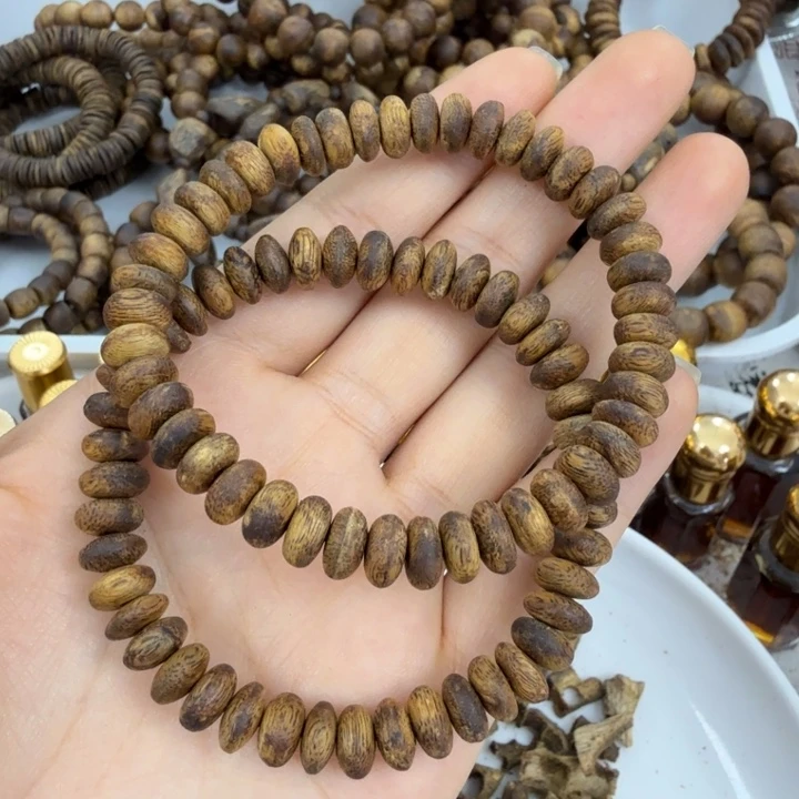 沉香手串乌生圆叶算盘珠淳化老料多样性发其一