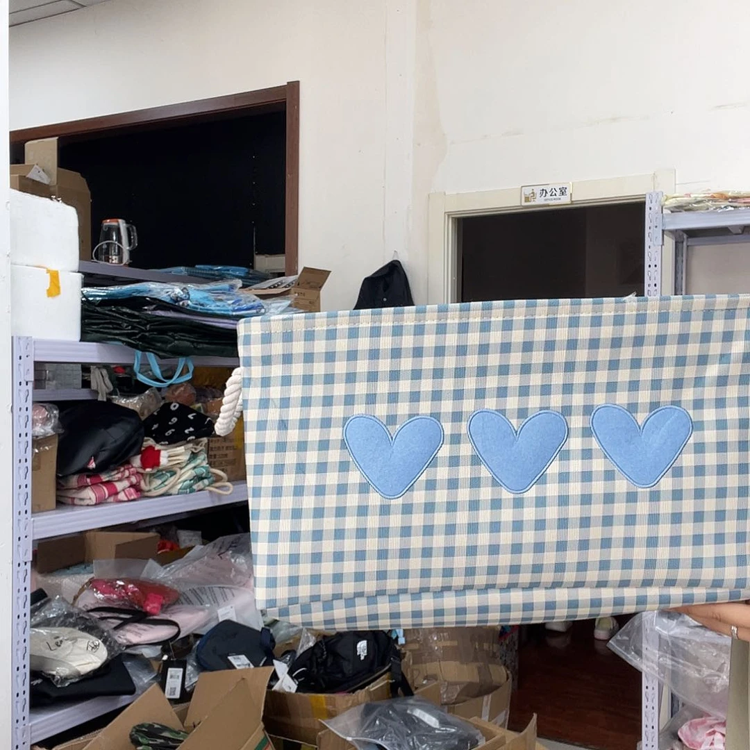 PU化妆包等各种产品的