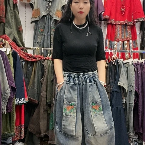 刺绣招财猫牛仔萝卜裤兰色