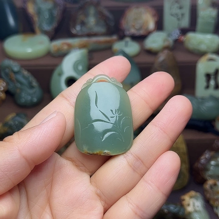 岫岩河磨玉（透闪石质玉）未镶嵌颈饰