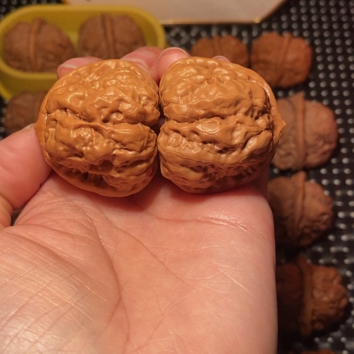 王***柔把件文玩核桃肌肉蛙