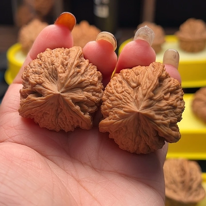 文玩核桃吊坠南疆石三棱 微修