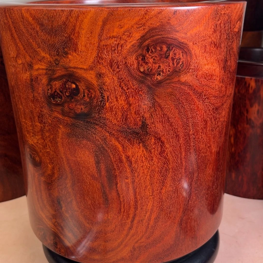 檀香木苹****台小叶紫檀大笔筒