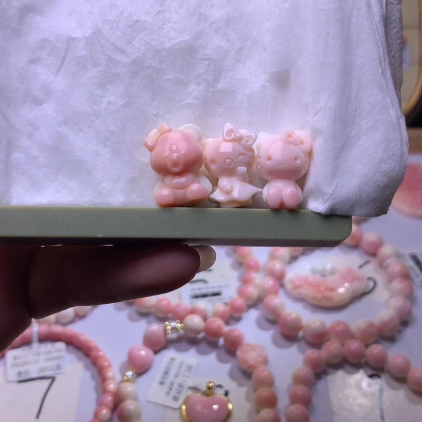 【闪购商品】查罗石颈饰合金福利