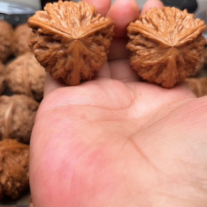 c***r文玩核桃吊坠你们都在