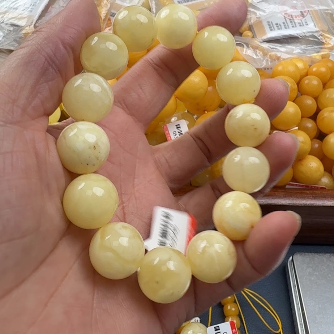 未镶嵌琥珀珠宝奇石