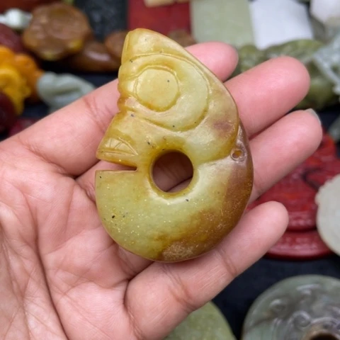 蛇纹石玉颈饰未镶嵌78