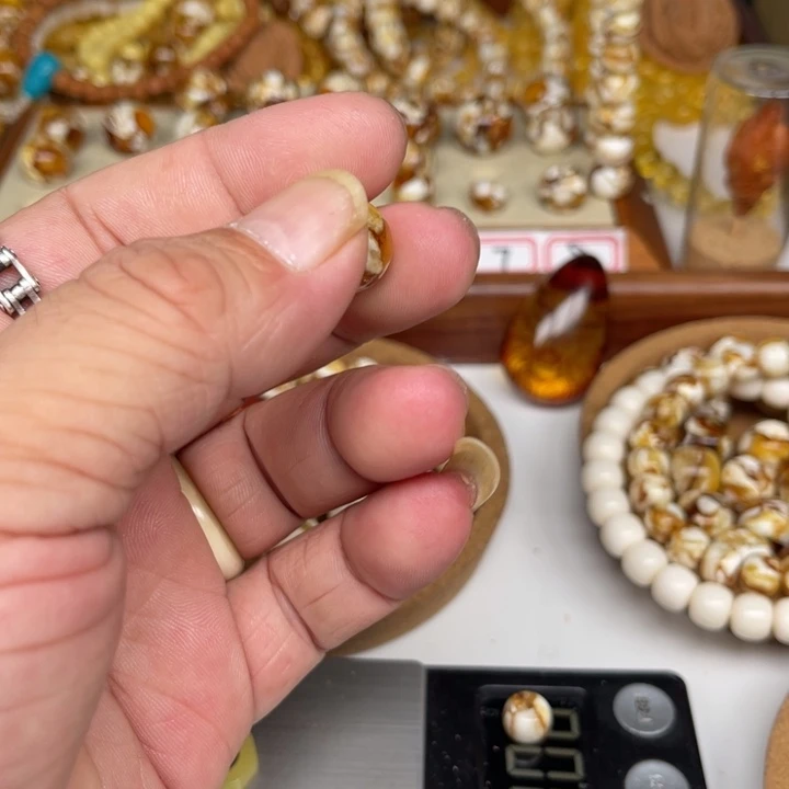 琥珀裸石未镶嵌G***g30号