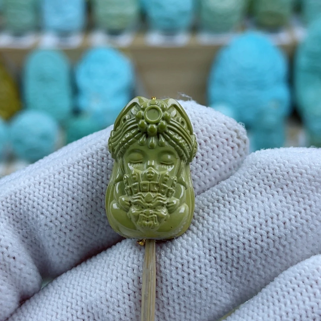 绿松石未镶嵌珠宝奇石