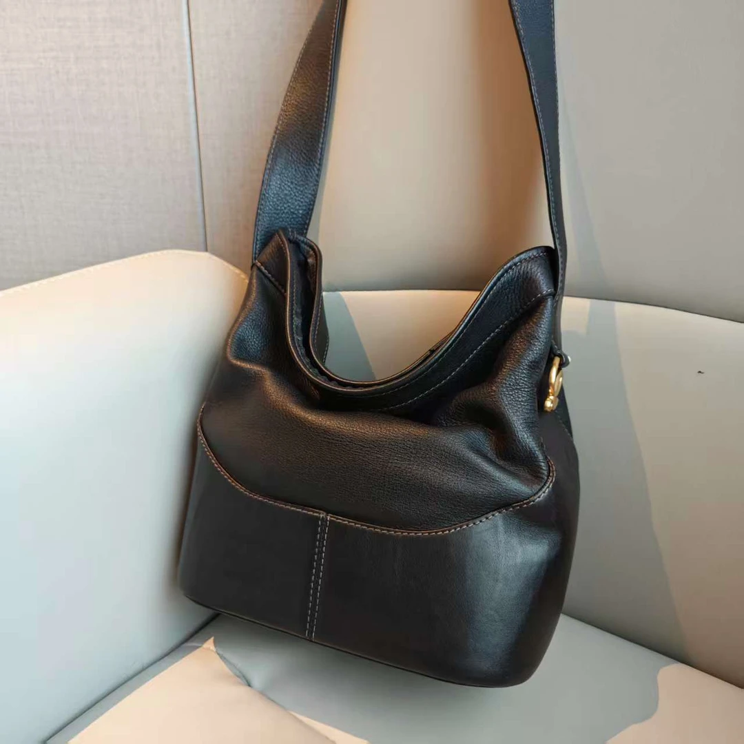 95新 LOEWE/罗意威 【胖】 36JB03 黑色金扣单肩斜挎包
