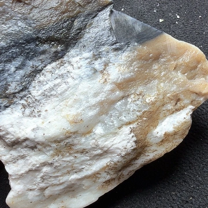 郷***亲和田玉（糖玉）未镶嵌珠宝半成品