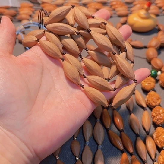 丑****1.1小柳叶脖挂30粒款