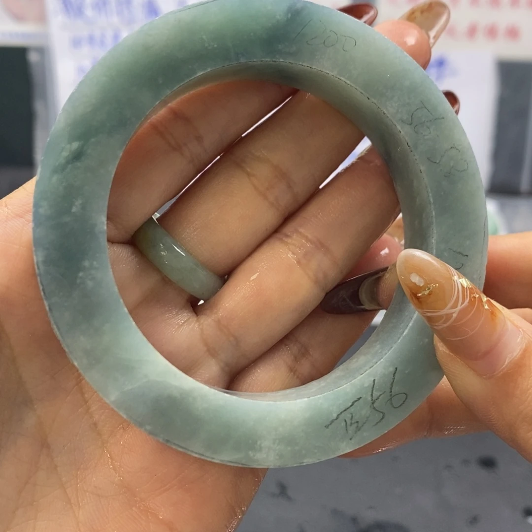【闪购商品】定制翡翠手镯未镶嵌