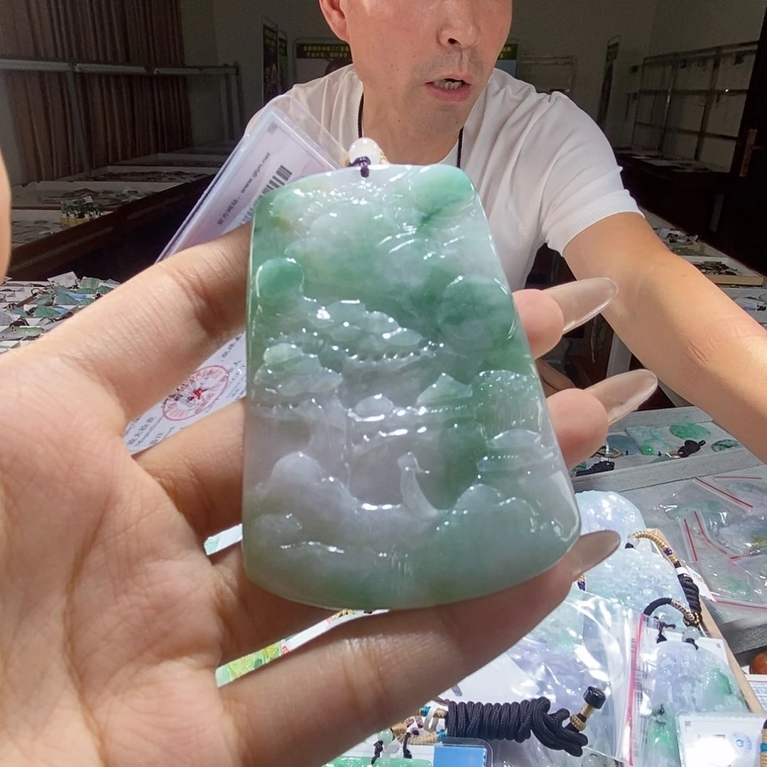 翡翠未镶嵌颈饰翡翠