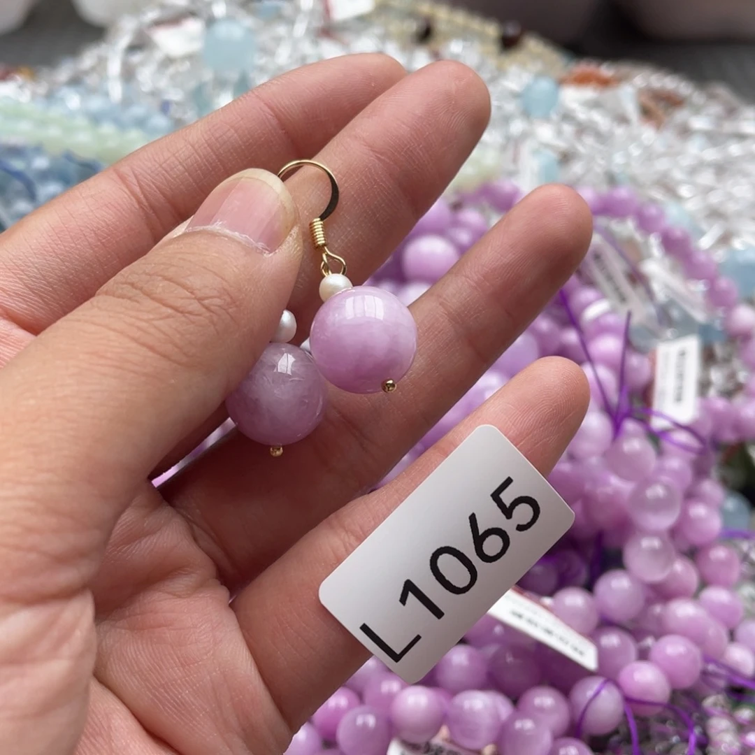 未镶嵌锂辉石多样性