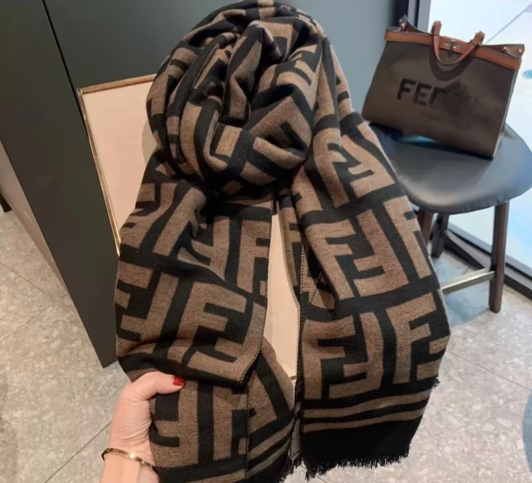 经典百搭不掉色披肩围巾韩版休闲风男士欧美字母