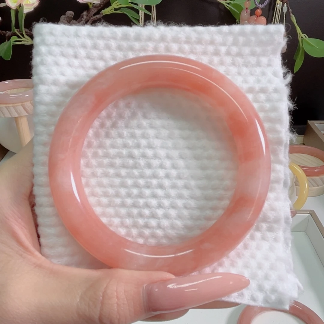 用***6石英质玉未镶嵌手镯