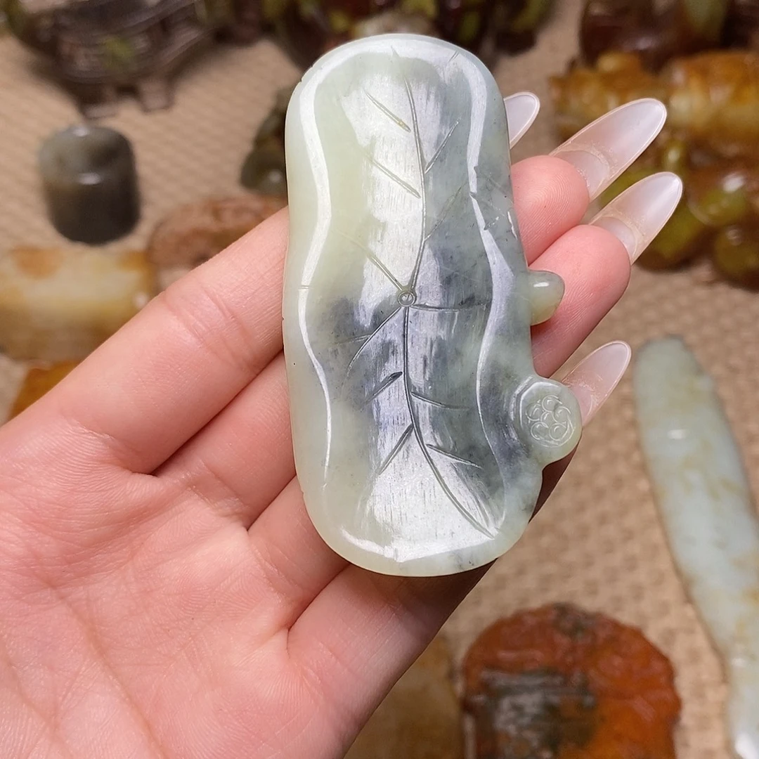 未镶嵌蛇纹石玉颈饰