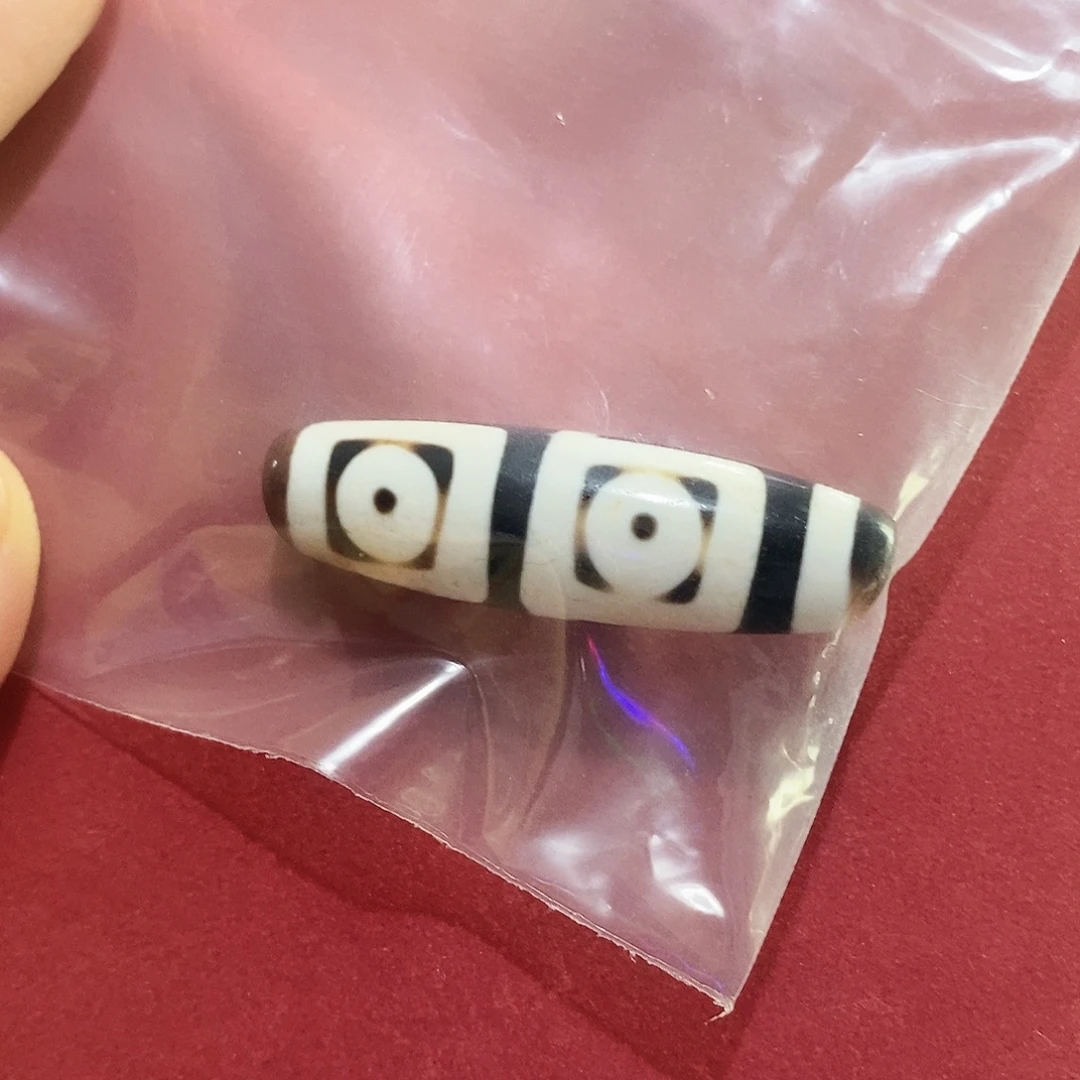 黔***）玛瑙/玉髓（覆膜）颈饰未镶嵌行运无覆膜门门四眼