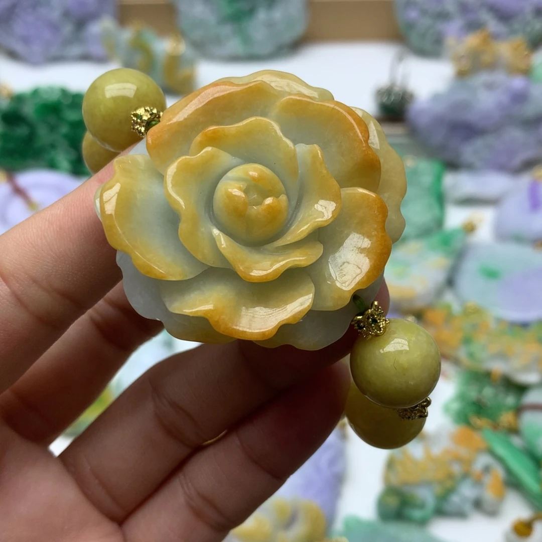 翡翠颈饰未镶嵌翡翠